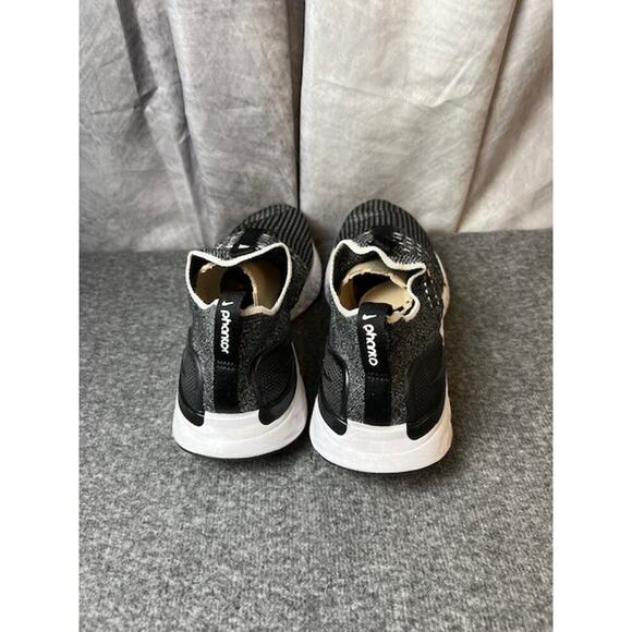 Size 9 - Nike React Phantom Run Flyknit 2 Black Smoke Grey CJ0277-003 - Picture 4 of 8